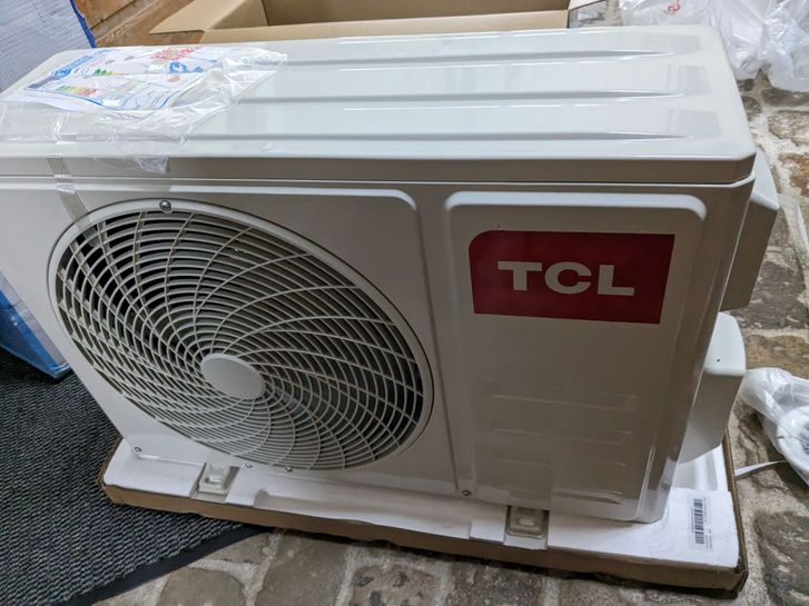 Split-Klimaanlage 12.000 BTU mit easy Quick Connection und R32 Kältemittel,  Wifi und  Alexa kompatibel