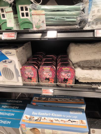 Pokémon TCG Ewige Rivalen Tin Boxen für 17,99€ im Chemnitz-Center at ...