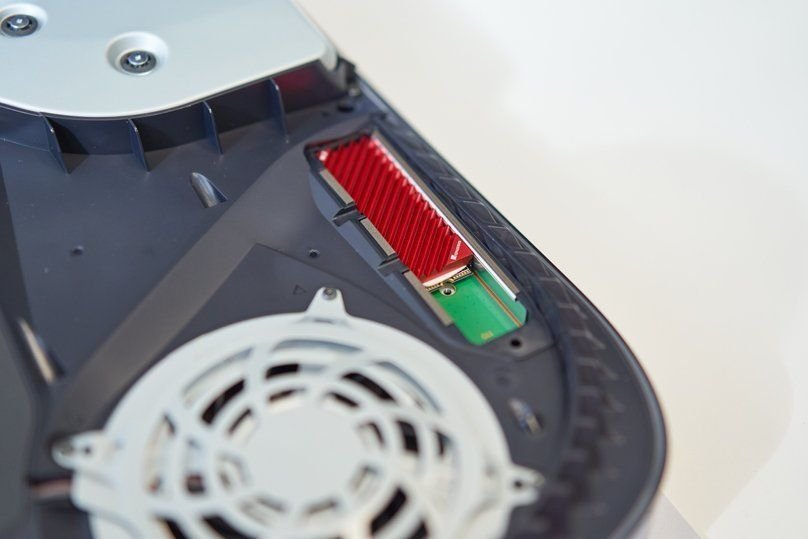 PS5 SSD Heatsink Eluteng Slot