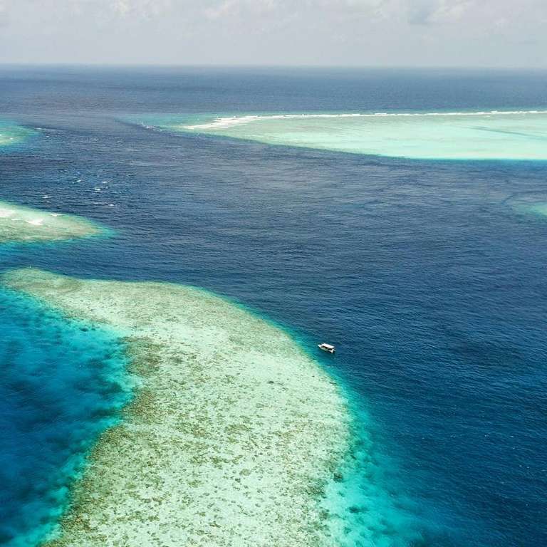 (Pauschalreise) 13 Nächte Malediven inkl. Flug, Frühstück & Gepäck ab 975€ p.P.