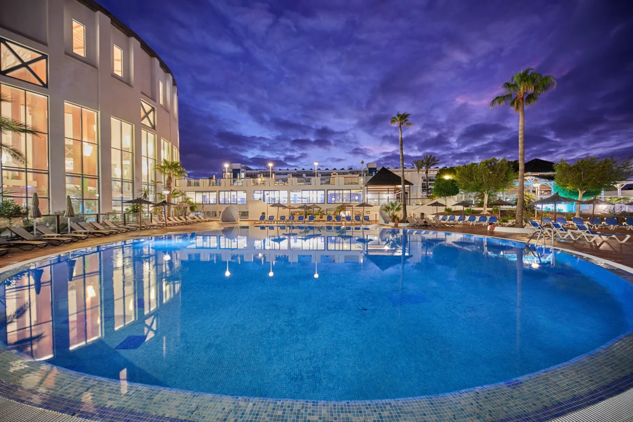 Lanzarote mit All Inclusive: Last-Minute-Schnäppchen: 4* Spa- und Familien-Hotel am Meer - 3 Nächte (2 Personen)