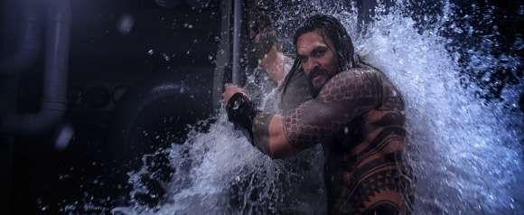 Amazon/Saturn/MediaMarkt: Aquaman (4K Ultra-HD) (+ Blu-ray 2D) für 11 € (bei Lieferung + VSK)