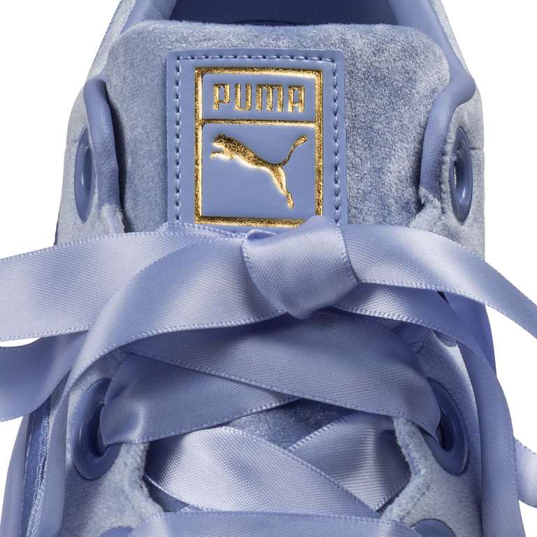 [SportSpar] PUMA Basket Heart Denim Damen Sneaker (Gr. 37 - 40) & PUMA Platform Kiss Velvet Damen Sneaker (Gr. 36 - 42) für je 19,99 € + VSK
