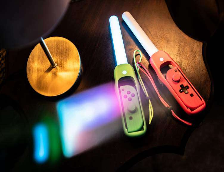 [Prime] Dance 'n' Play Kit Nintendo Switch-Controller (LED Leuchtstäbe für Sport-, Musik- und Tanzspiele, leuchtet im Takt der Musik)