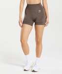 Gymshark: bis zu 50 % Rabatt auf Shorts und T-Shirts*(ausgewählte Styles), z. B. Lifting Essential Crop Top