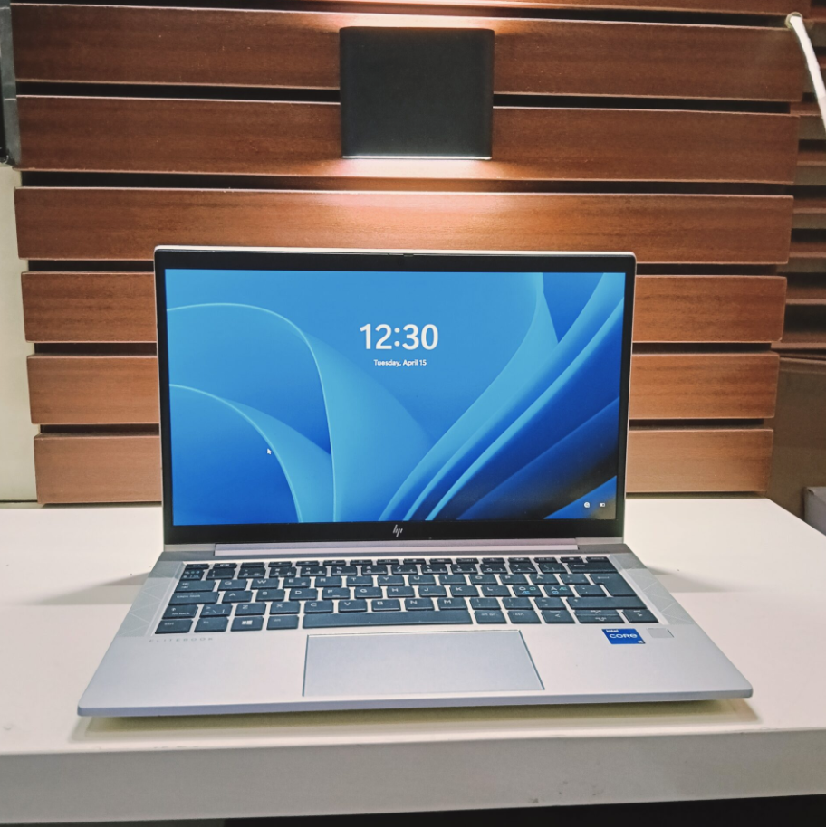 HP EliteBook 830 G8 13" Laptop ab 239€ - 250 & 1000 Nits, IR-Cam - Intel i5 1145G7, 16GB RAM, M.2 SSD, 2x USB-C Thunderbolt 4 - refurbished
