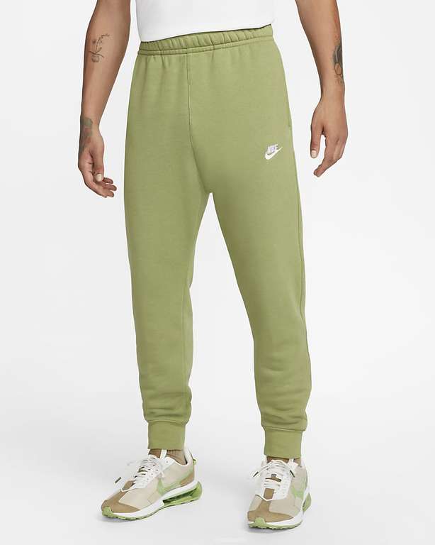 Nike Jogginghosen in versch. Farben und Größen: z.B. Club Fleece Grün (L - 3XL), Pink (S - 2XL) od. Blau (S - XL) I Cargohose Grau (M - 2XL)