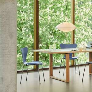Fritz Hansen Serie 07 (3107) Stuhl, deep clay/chrom oder Dusk blue/schwarz, Design-Klassiker von Arne Jacobsen [Ikarus]