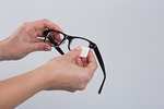 [PRIME] 200 Stück ZEISS Brillen-Reinigungstücher mit Alkohol zur schonenden & gründlichen Reinigung Ihrer Brillengläser - einzeln verpackt