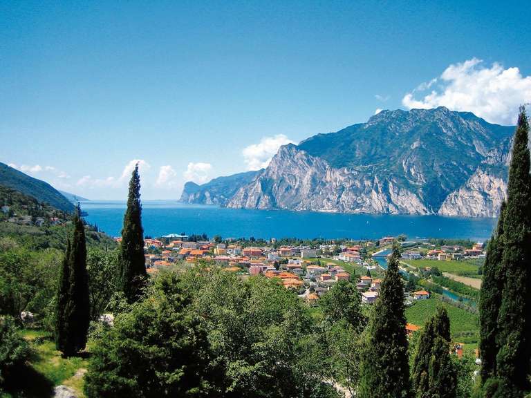 Gardasee: 5 Nächte | Halbpension, 50€ Netto-Gutschein, Bootsfahrt | Hotel Belvedere San Zeno di Montagna ab 438€ zu Zweit | bis Okt.