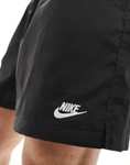Nike Club Shorts in Schwarz