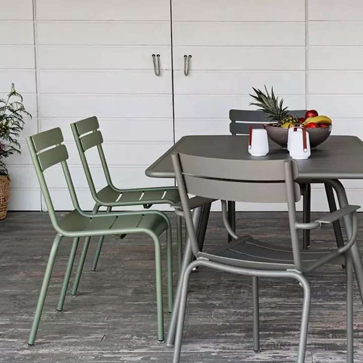 Fermob Luxembourg Stuhl ohne Armlehnen in vielen Farben, pulverbeschichtetes Aluminium, Design: Frédéric Sofia [Norden Wohndesign]