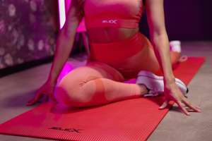 JELEX Fitness Yoga Matte Namaste Sport für 4,44€ + 3,95€ VSK (180 x 59 cm)