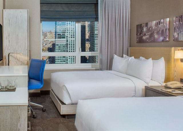 New York: DoubleTree by Hilton Hotel New York Times Square West ab 125€ pro Nacht l Januar - August 2023