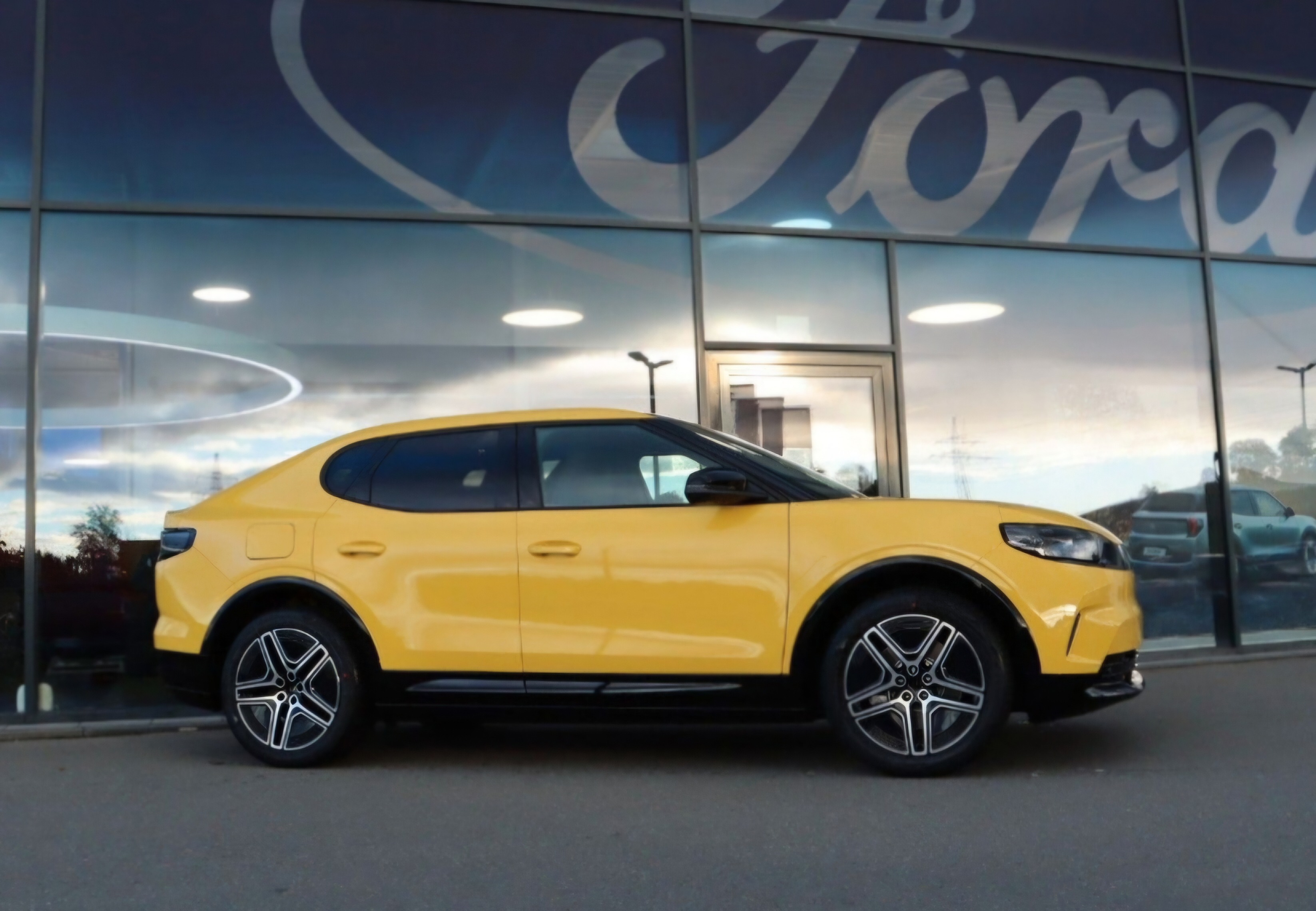 Ford Capri EV Style|190PS|440km WLTP|förderfähig|500€ Ladeguthaben geschenkt|Rückfahrkamera|Privacy|19"|Ford Sync Navi|deutsches Bestell.