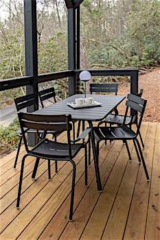Fermob Luxembourg outdoor Armlehnenstühle, Stühle und Tische mit 35 % Rabatt aus Belgien bestellen, der Klassiker designt von Frédéric Sofia
