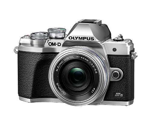 Olympus Familyday Angebote z.B. Olympus Systemkamera E‑M10 Mark III S Pancake-Kit plus 45mm 1,8er