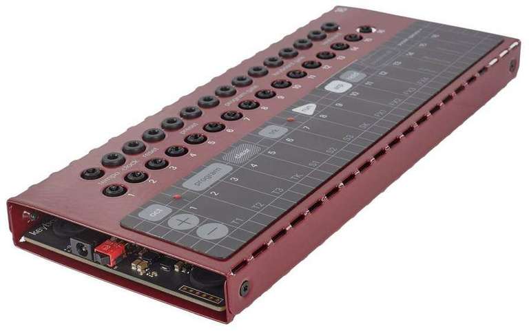 Teenage Engineering PO-16 Modular Pocket Operator, Sequenzer mit Touch-Tastatur, DIY-Kit für 90€ [Thomann-Vorbestellung]