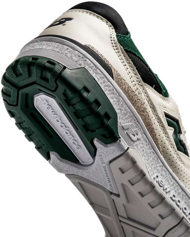 AFEW Store: 20% auf das gesamte New Balance Sortiment, z.B. New Balance BB 550 VTC Sneaker (Gr. 41, // 43 -45)