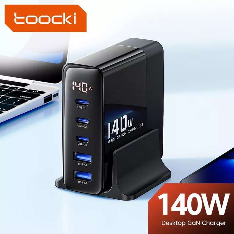 140w USB A und C Ladegerät Toocki mit Leistung im Display