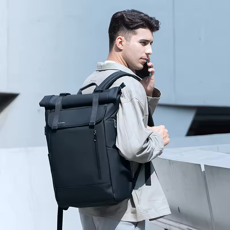 [Neukunden] MARK RYDEN Rolltop Laptop-Rucksack | 20 bis 29 Liter Volumen | wasserdicht, USB Ladeanschluss & Diebstahltasche, Oxford-Material
