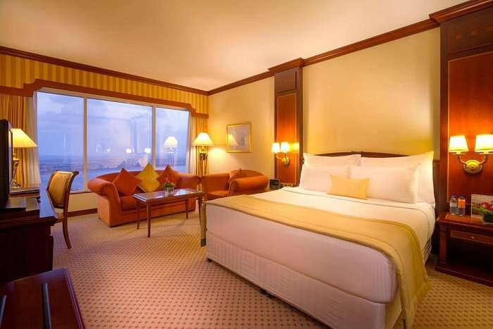 5 Sterne Hotel Corniche Abu Dhabi für nur 65€ pro Nacht für 2 Personen (Daten Mai --> Juli)