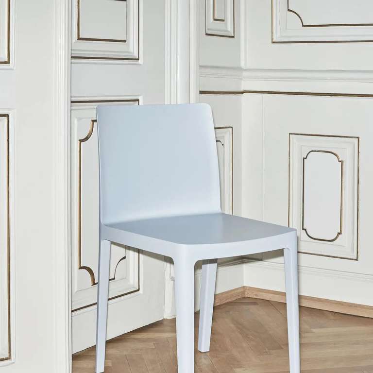 HAY Elementaire Chair, vier Stühle 2x grün und 2x schwarz durch VSK Fehler,, Design: Bouroullec Brüder [Veepee]