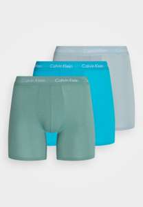 [Prime / Zalando Plus] 3er Pack Calvin Klein Boxershorts | Trunks mit Label-Bund | Größe S bis XL | Farbe: Vivid Blue, Arona, Sagebush Green