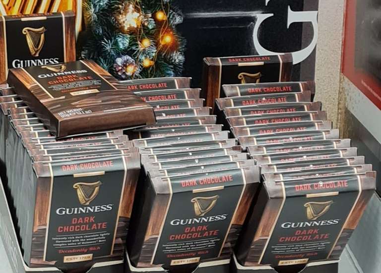 [Supermärkte] Gratis 90 Gramm Guinness Dark Chocolate beim Kauf eines Six Packs Guinness | Gratis Untersetzer bei Hopp13