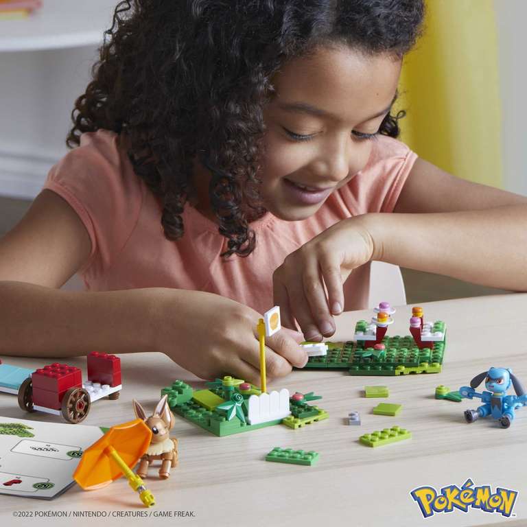Mega Pokémon Figuren Bauset | Picknick Abenteuer mit Evoli & Riolu-Figuren mit Imbiss-Wagen (HDL80) | 193 Teile, ab 7 Jahren [prime]