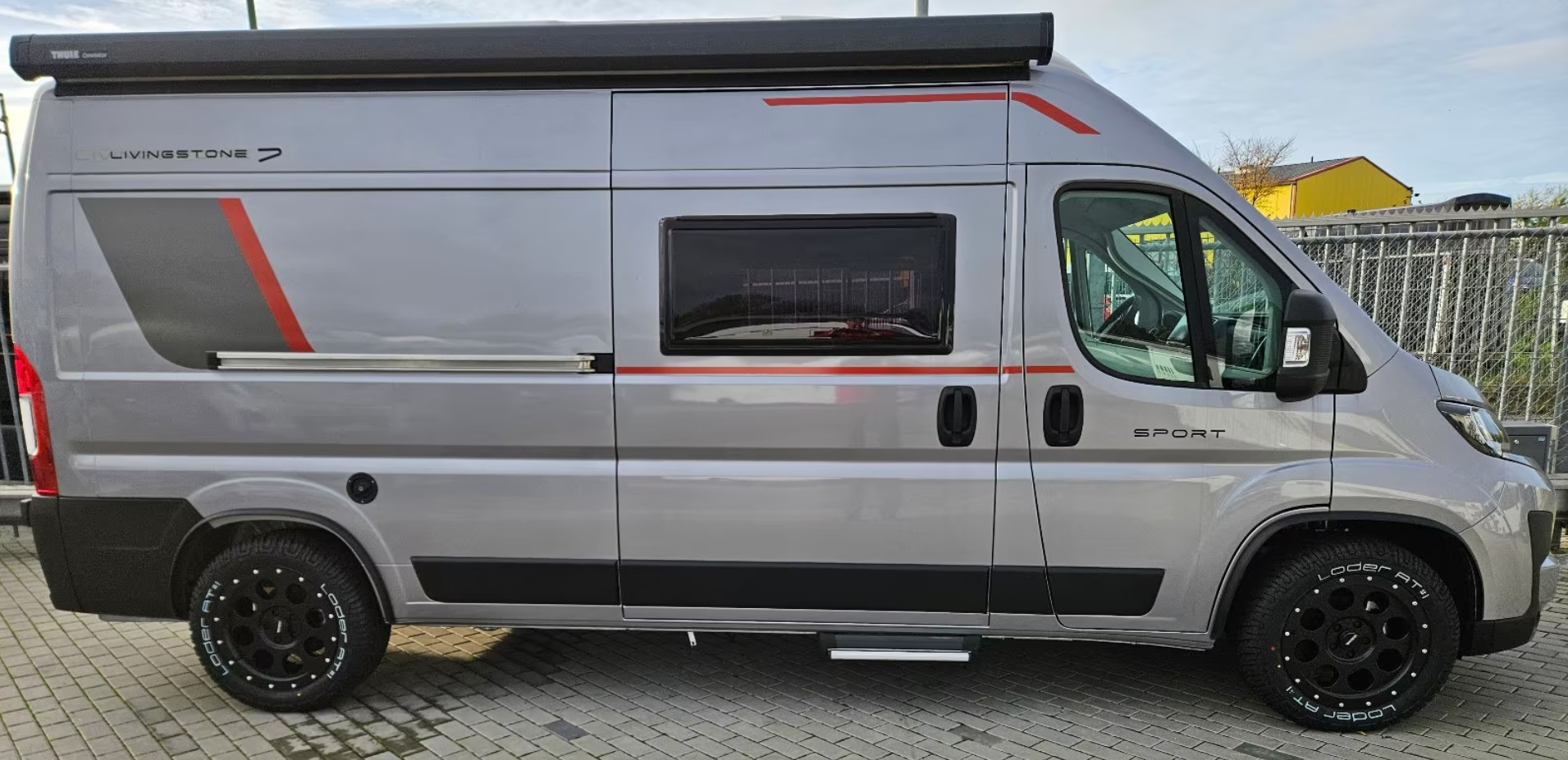 Roller Team Livingstone 7 Sport / 140PS / Aufstelldach+Etagenbetten / 5 Schlafplätze / Klimaautomatik / Solar / Markise / 18" Loder / Neuf.