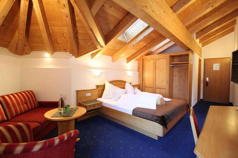 Tirol: 2 Nächte | 4*Hotel Höllroah | Aug. & Sep. | Halbpension Plus & Wellness | Doppelzimmer zu Zeit 328€ | bis zu 2 Kinder möglich