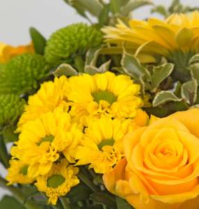 Valentinsstrauß Gelb - Herzerwärmend für 17,99€ + 5,99€ Versand | mit Chrysanthemen, Gerbera und Rosen