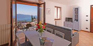 Gardasee: Apartment mit Balkon & Seeblick für 5 Person und 5 Nächte (inkl. Fitnessraum & Pool) 333€ bis 5. November / 399€ 27.04-27.05 2023