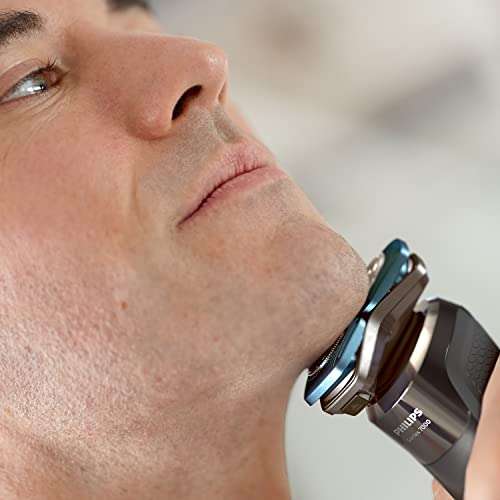 Philips Shaver Series 7000 Elektrischer Nass- und Trockenrasierer mit SkinIQ-Technologie, Li-Ionen (Modell S7788/59) für 119,99€
