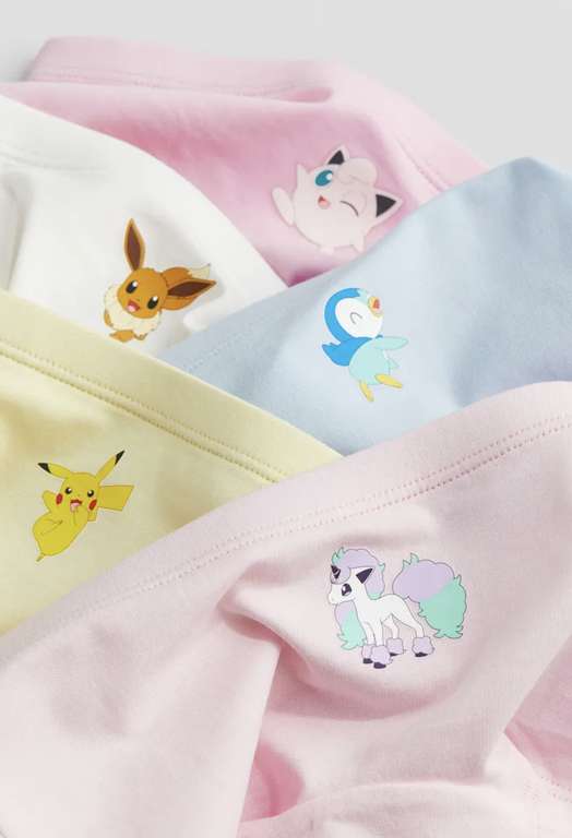 Pokémon Artikel für Kinder bei H&M | z.B. 4er Pack T-Shirts mit Pokémon Print + 5er Pack Pokémon Unterhosen für 40 € VSK-frei