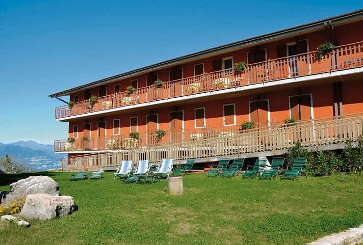 Gardasee: 5 Nächte | Halbpension, 50€ Netto-Gutschein, Bootsfahrt | Hotel Belvedere San Zeno di Montagna ab 438€ zu Zweit | bis Okt.