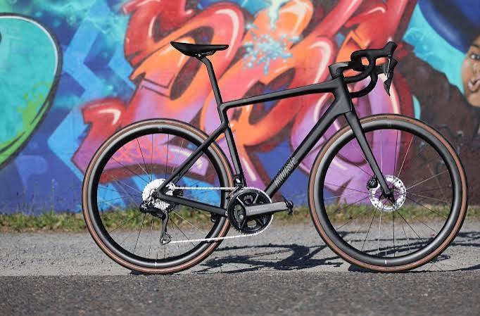 Rose Reveal 06 - Ultegra Di2 - Carbon Rennrad + Carbon LRS - 7,6kg - One Piece Cockpit - 4iiii Powermeter inkl. Wo ist Apple - Gr. 61, 64
