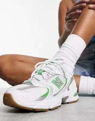 New Balance – 530 – Sneaker in Weiß und Grün für 58,80 inkl. Versand (Normalerweise 120€)