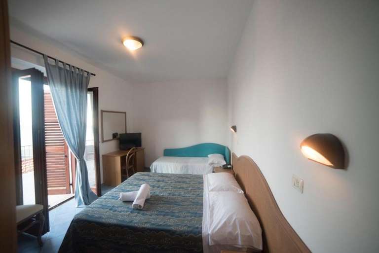 Hotel Villa A Mare für 10-12 € /Nacht, Preisfehler (Booking) + Frühstück | Rodi Garganico, Italien | Bewertung 7,4 / Ab November 2023