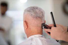 [LOKAL München] Friseur schneidet Rentner kostenlos die Haare - Friseursalon Ibo
