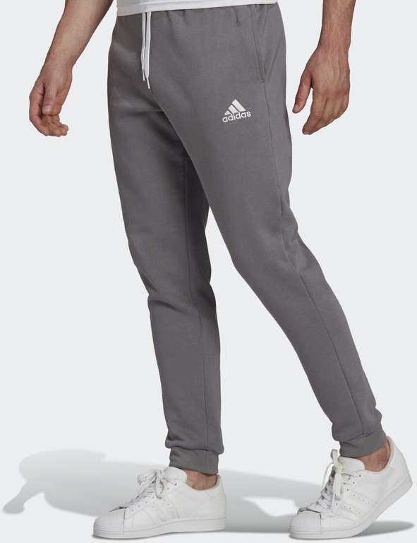 Adidas Entrada 22 Sweat Pants/Sporthose in Grau/Blau (70% Baumwolle / 30 % Polyester) - Gr. S/M/L/3XL für 17,33€ inkl. Versand