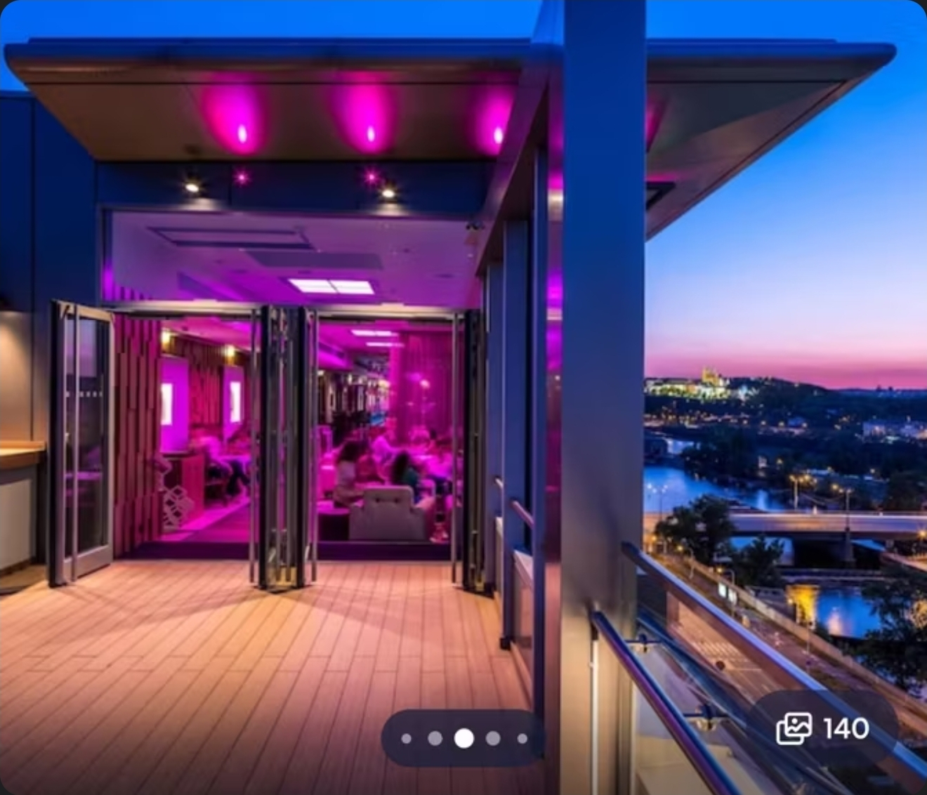 Prag: 5* Hilton Hotel Atrium (inkl. Frühstück, Wellness, Pool & SPA) für 2 Personen ab 80€ (ca. 40€ pro Person) / August