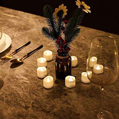 Amazon Prime: 12 Stück LED-Kerzen - weiße Kerzen mit warmweißer LED, 3,1cm Durchmesser, Batterien enthalten