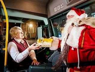 Dresden Nahverkehr: Kostenloses Jobticket für Weihnachts- Mann/Frau
