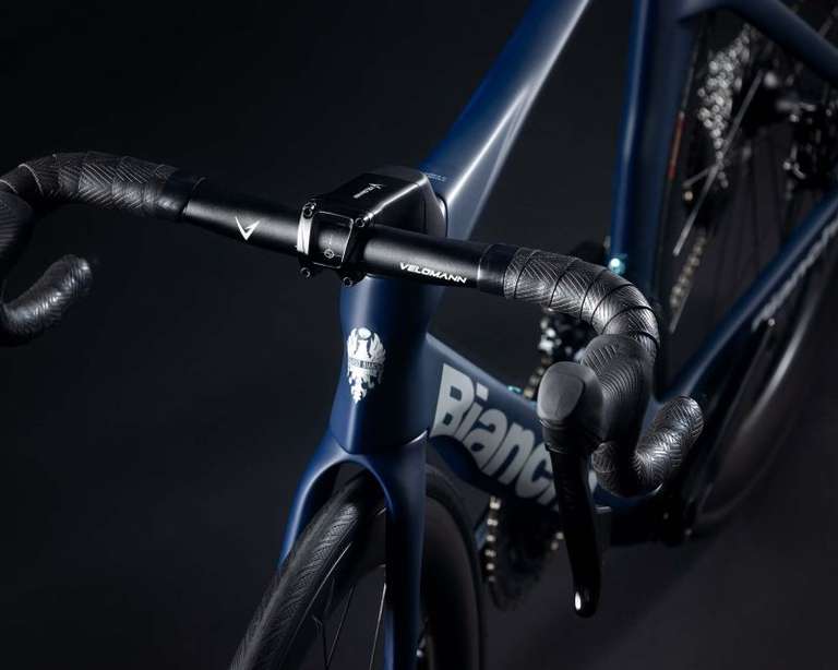 Re Rennrad Bianchi Oltre Comp - 105/Di2 Carbon Rennrad, 2025 bei deporvillage ...