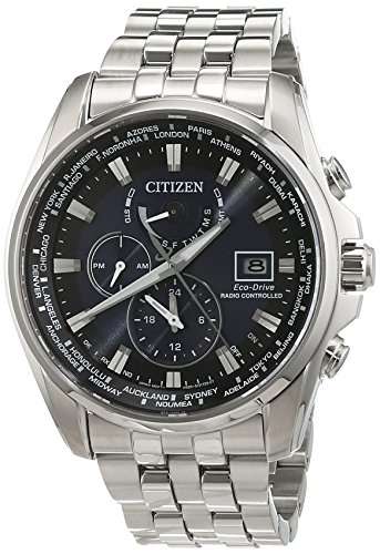 Citizen Herren Multi Zifferblatt Eco-Drive Uhr mit Edelstahl Armband AT9030-55L