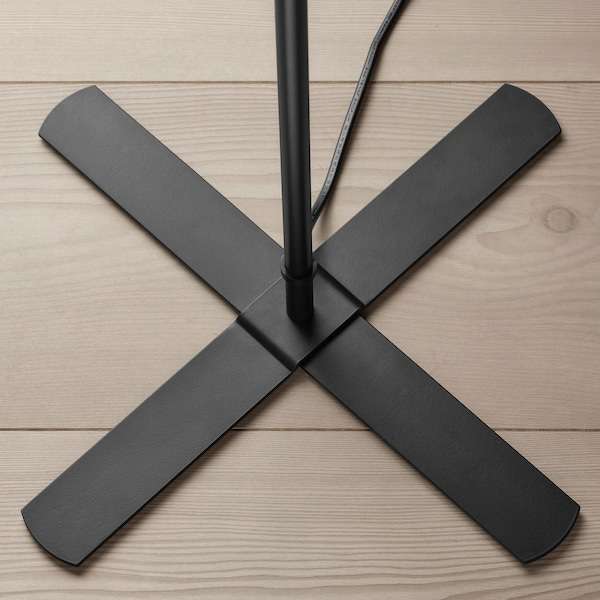 Ikea: Barlast Standleuchte in schwarz/weiß (150 cm) - Click & Collect: 9€, Versand: 13,90€