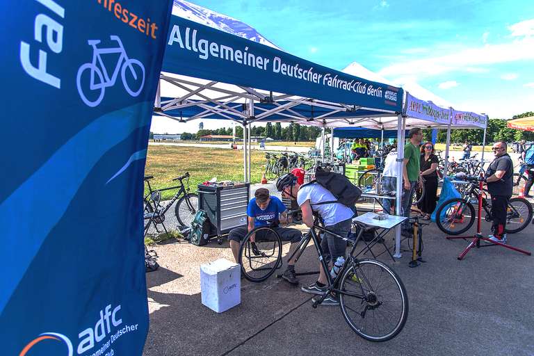 ADFC Berlin » kostenlose Fahrrad-Checks mit Codierung & kleineren Reparaturen (Licht/Bremse/Kette) vor Ort, alle Termine für 2024