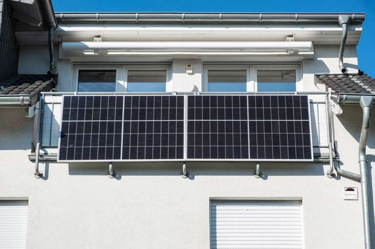 BKW Balkonkraftwerk 830Wp Jolywood Solar Module + APSystems 600Watt WR Wechselrichter PV Photovoltaik sofort verfügbar (Preis bei Abholung)